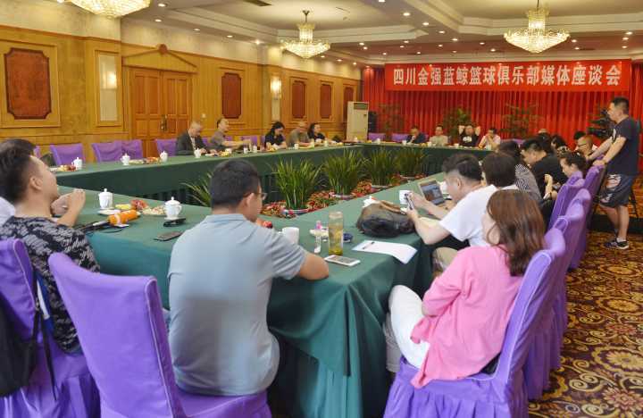 如何通过篮球表演赛制定有效的训练计划_0